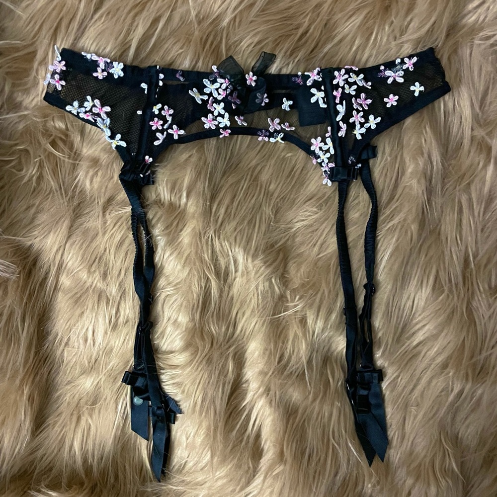 VS Garter belt